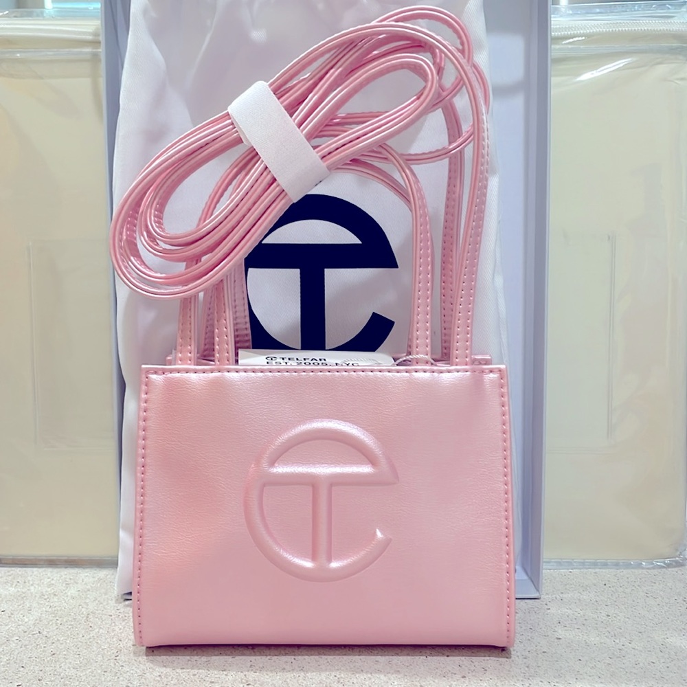 TELFAR NWT Small Shopping Bag in the color Ballerina.